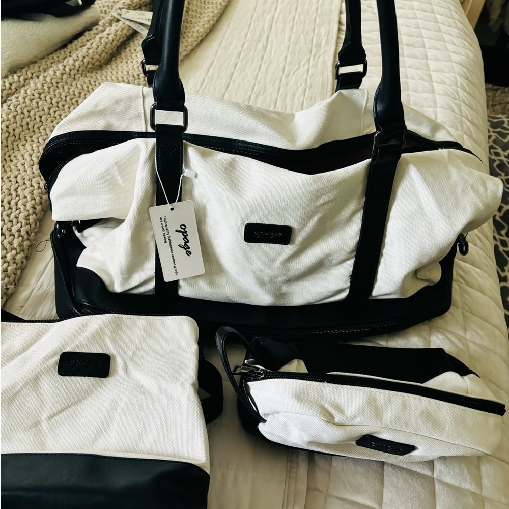 White and Black Women’s weekender Bag Set
